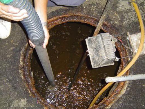 东湖隔油池清理