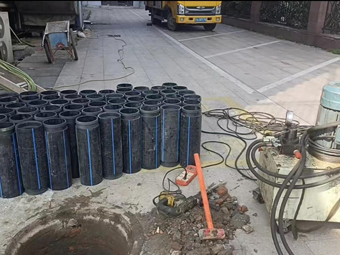 东湖PE置换管厂家 DN315置换管 非开挖管短管置换